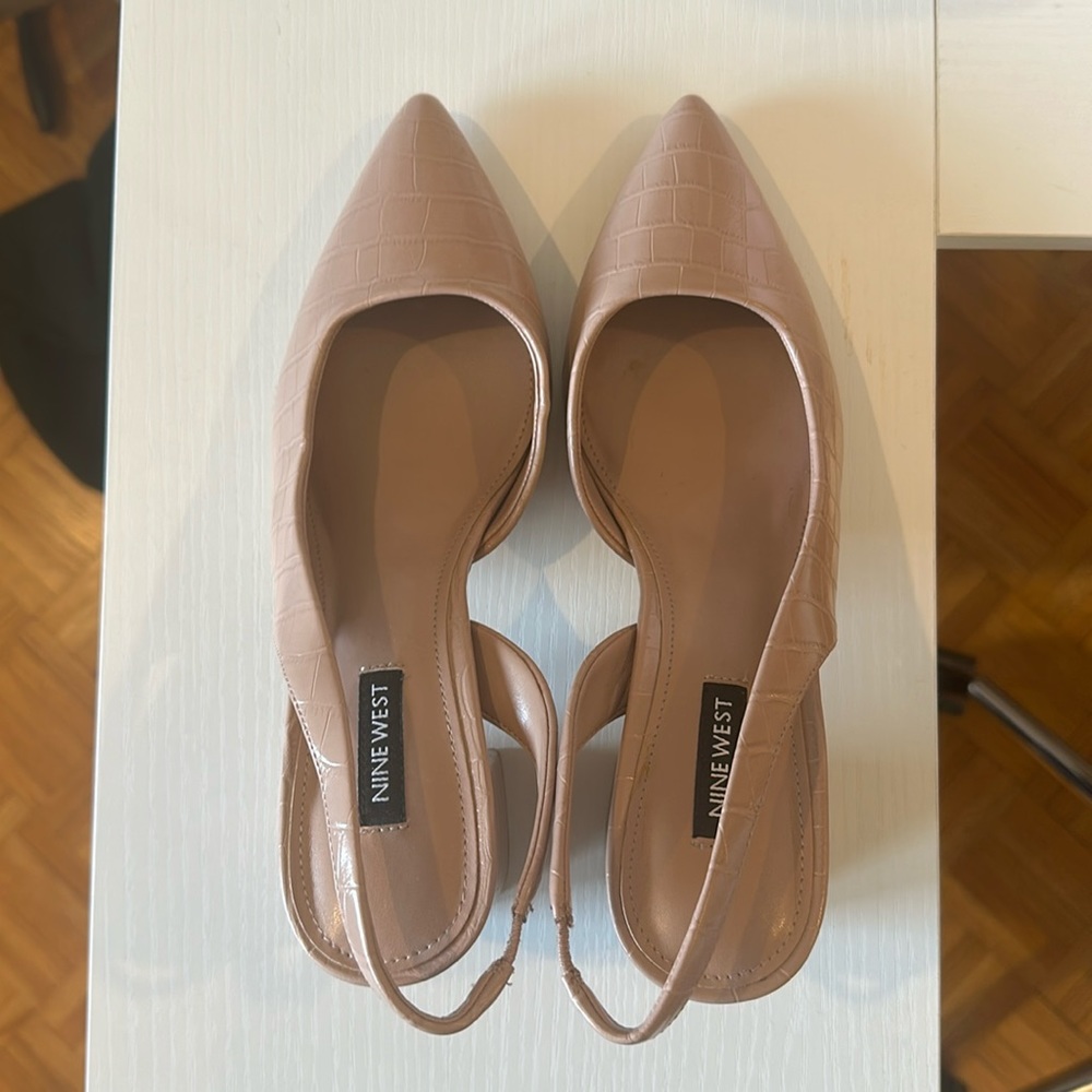 Nine West Nude Croc Slingbacks Size 8